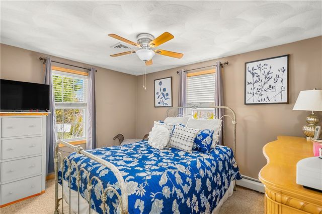 1 Saint Anna Avenue, Bristol, RI 02809