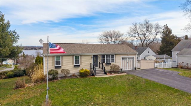 1 Saint Anna Avenue, Bristol, RI 02809