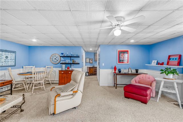 1 Saint Anna Avenue, Bristol, RI 02809