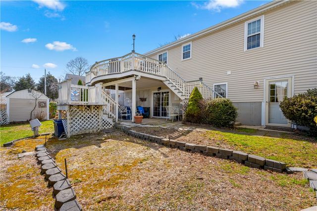 1 Saint Anna Avenue, Bristol, RI 02809