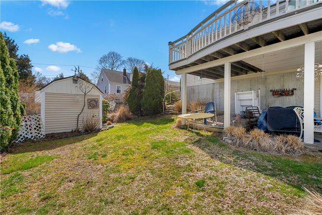 1 Saint Anna Avenue, Bristol, RI 02809