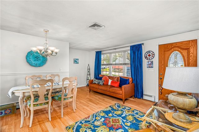 1 Saint Anna Avenue, Bristol, RI 02809