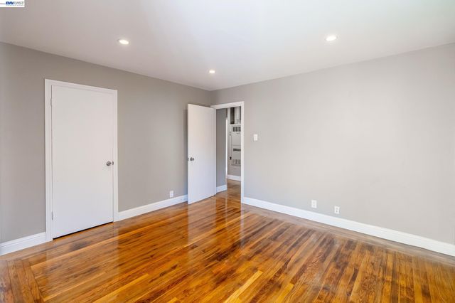 21835 Redwood Rd, Castro Valley, CA 94546