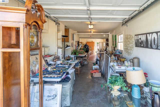 21835 Redwood Rd, Castro Valley, CA 94546