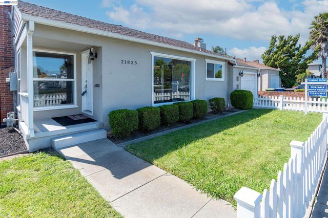 21835 Redwood Rd, Castro Valley, CA 94546