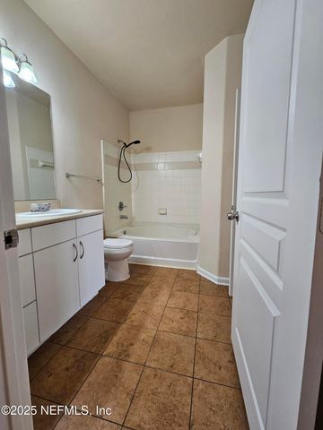 8290 GATE Parkway 806, Jacksonville, FL 32216