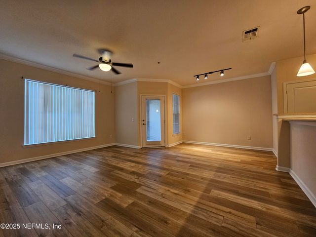 8290 GATE Parkway 806, Jacksonville, FL 32216