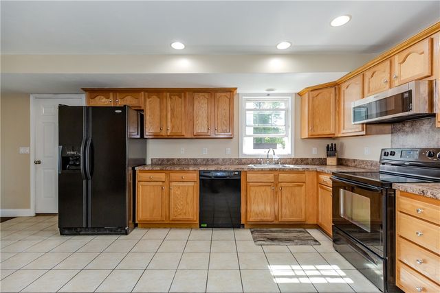 18 Willis Street 18, Cranston, RI 02910