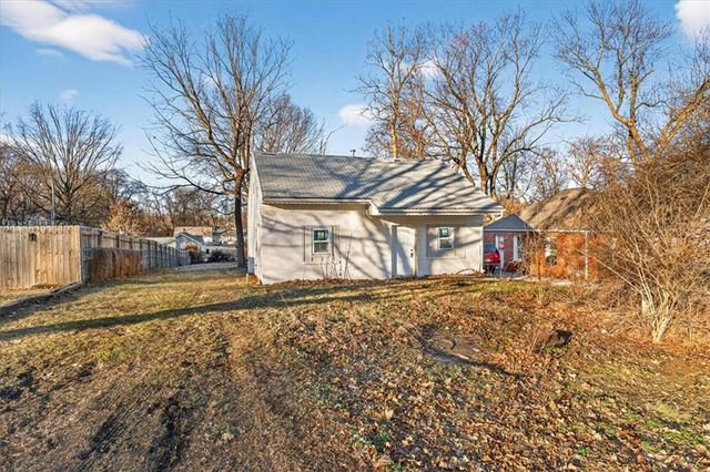 914 E South Avenue, Independence, MO 64050