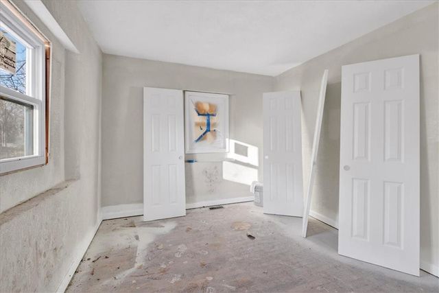 914 E South Avenue, Independence, MO 64050