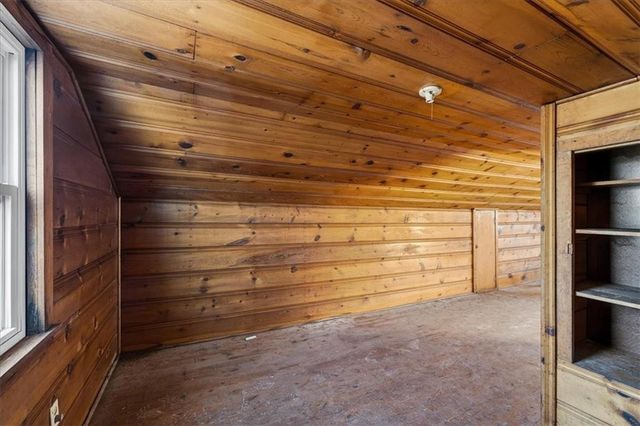 914 E South Avenue, Independence, MO 64050