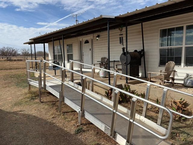 12401 E I-20, Coahoma, TX 79511