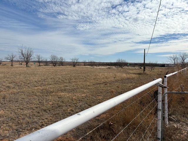 12401 E I-20, Coahoma, TX 79511