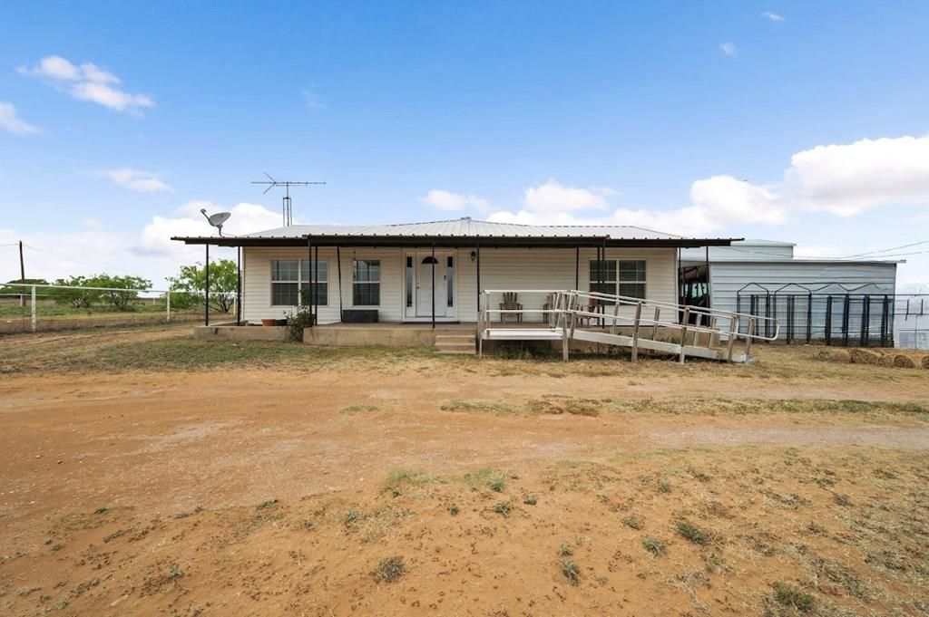 12401 E I-20, Coahoma, TX 79511