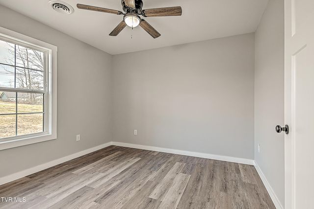 6055 Newport Highway, Greeneville, TN 37743