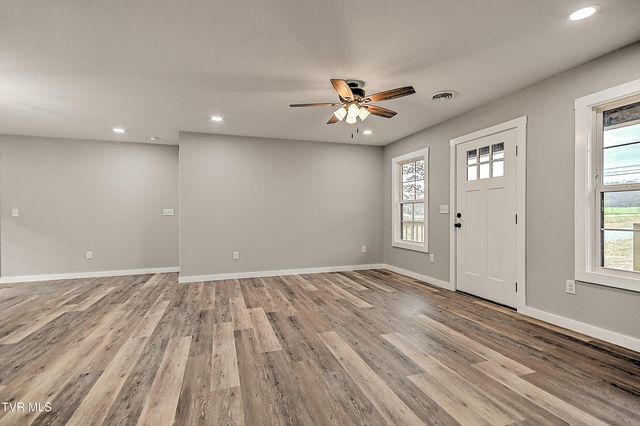 6055 Newport Highway, Greeneville, TN 37743