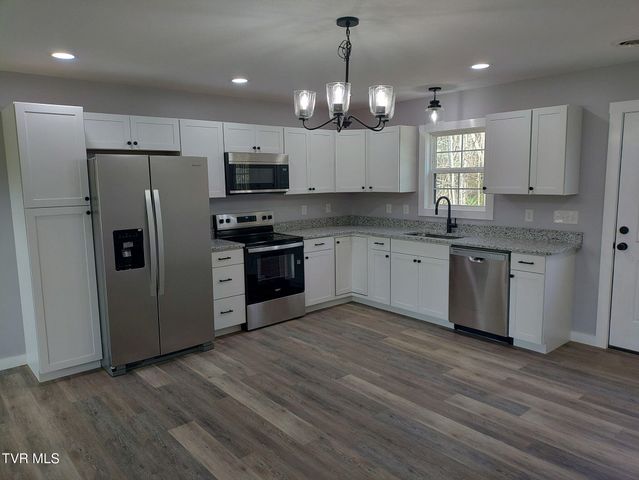 6055 Newport Highway, Greeneville, TN 37743