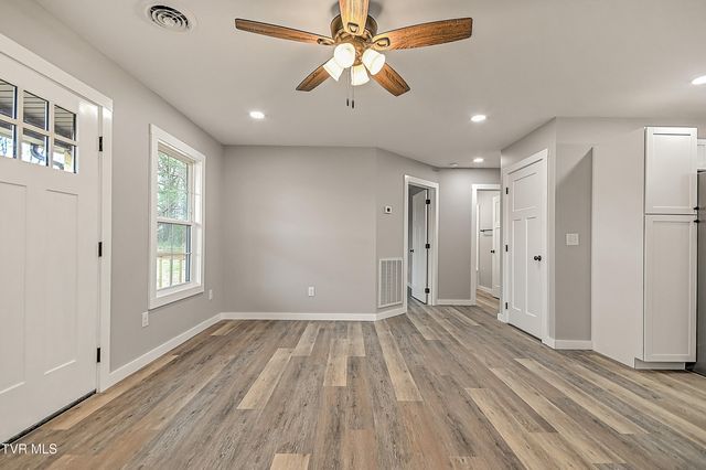 6055 Newport Highway, Greeneville, TN 37743