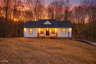 6055 Newport Highway, Greeneville, TN 37743