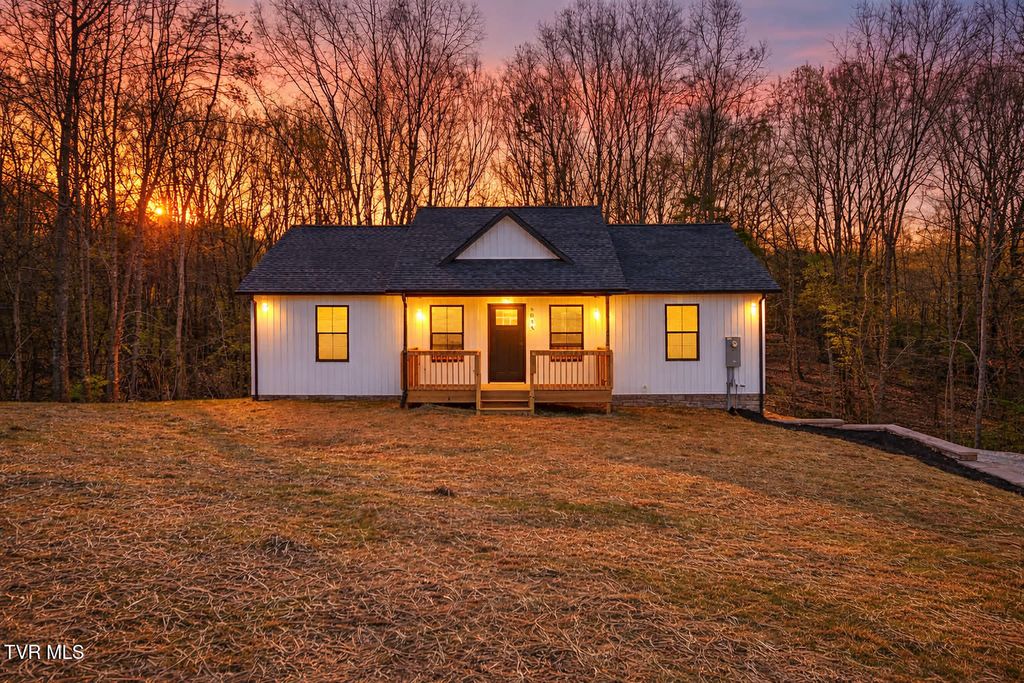 6055 Newport Highway, Greeneville, TN 37743