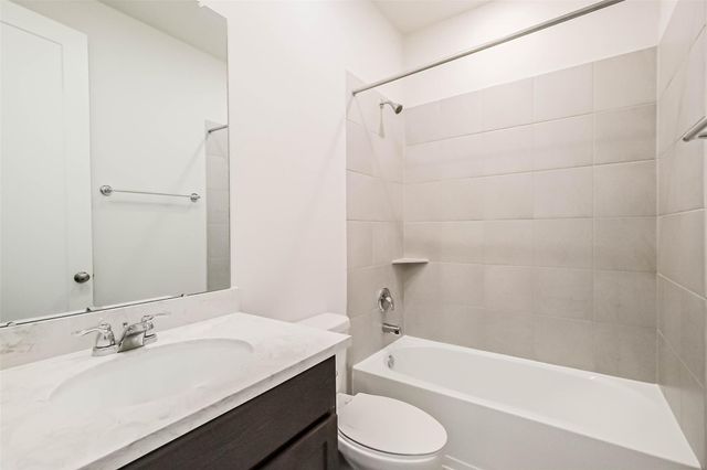 340 Cavil Barrier Lane, La Porte, TX 77571