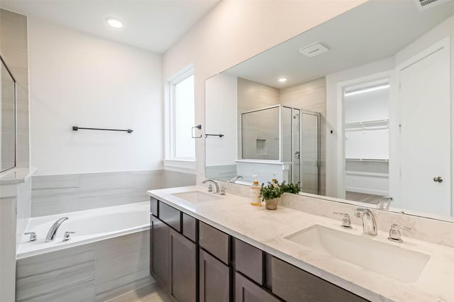 340 Cavil Barrier Lane, La Porte, TX 77571