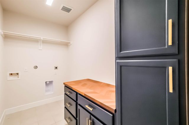 340 Cavil Barrier Lane, La Porte, TX 77571