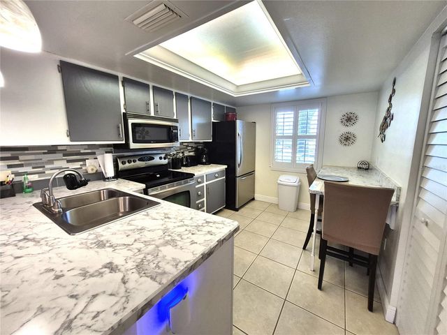 107 WINDWARD PLACE 107, Oldsmar, FL 34677