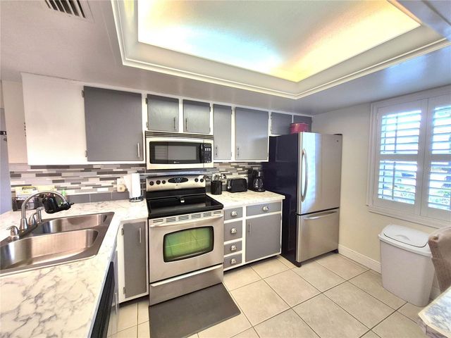 107 WINDWARD PLACE 107, Oldsmar, FL 34677