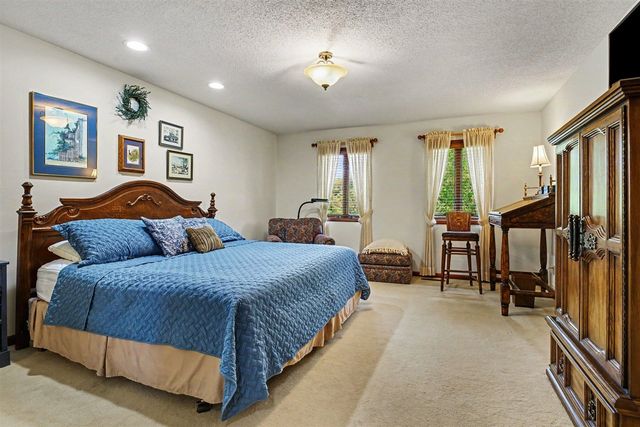 2616 Oakbrook Drive, Saint Joseph, MI 49085