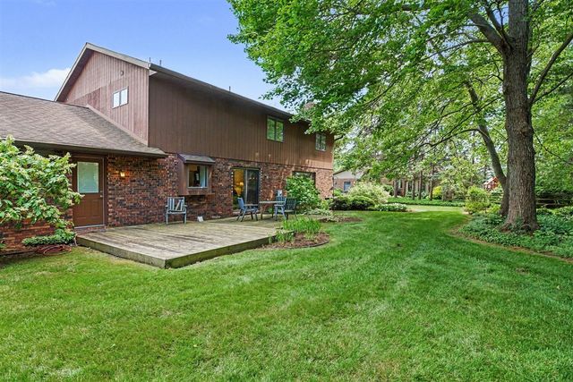 2616 Oakbrook Drive, Saint Joseph, MI 49085