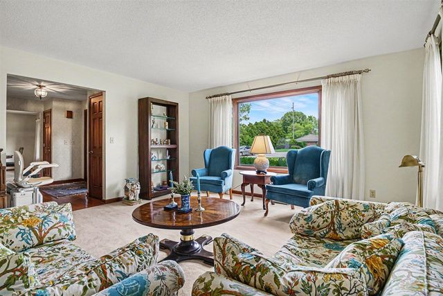 2616 Oakbrook Drive, Saint Joseph, MI 49085