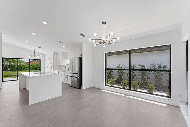 11152 HIGHLAND Circle, Boca Raton, FL 33428