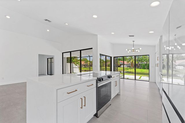 11152 HIGHLAND Circle, Boca Raton, FL 33428