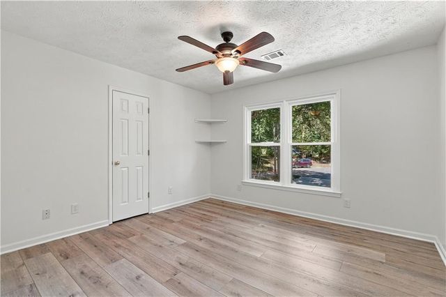 4690 Nutmeg Way SW, Lilburn, GA 30047