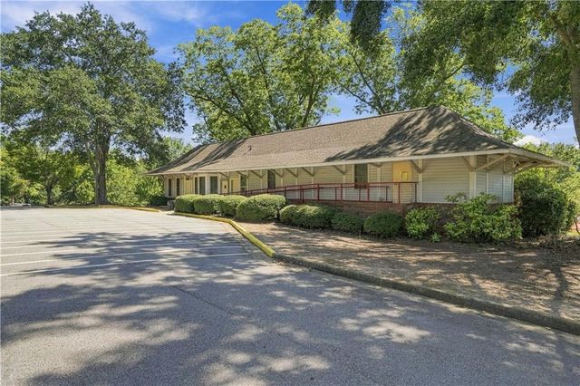 4690 Nutmeg Way SW, Lilburn, GA 30047