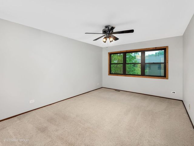 131 White Birch Lane, Westmont, IL 60559