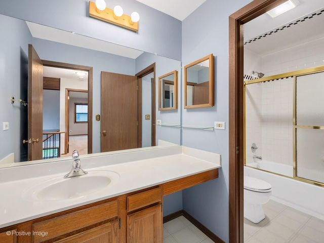 131 White Birch Lane, Westmont, IL 60559