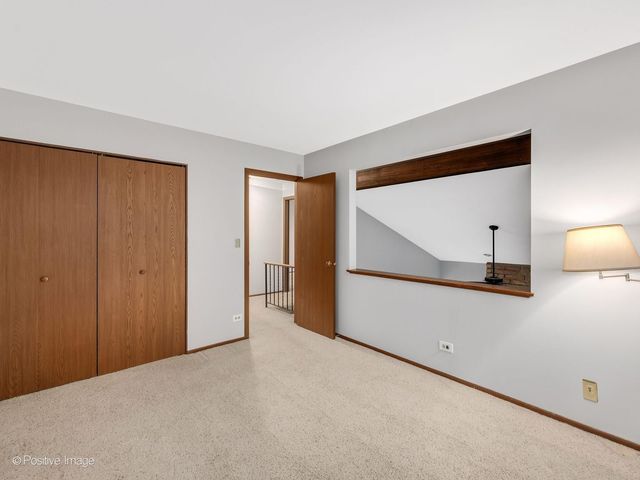 131 White Birch Lane, Westmont, IL 60559