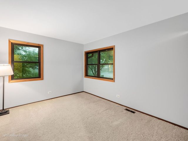 131 White Birch Lane, Westmont, IL 60559