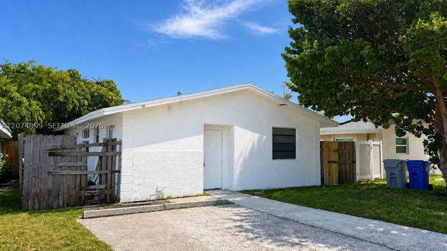 2250 NW 4th Ct, Pompano Beach, FL 33069