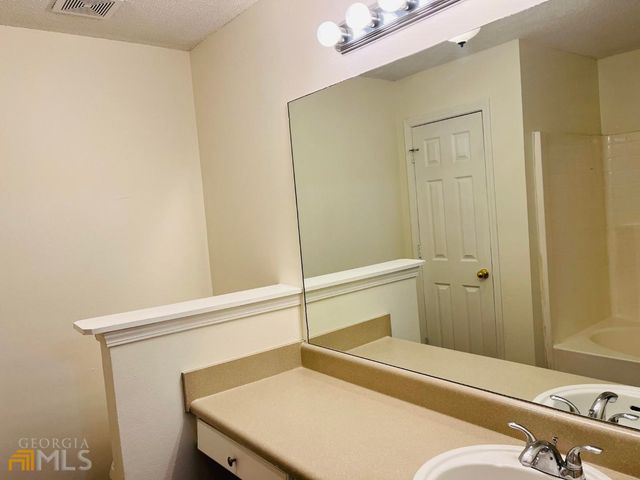 4037 Ravenwood Court, Union City, GA 30291