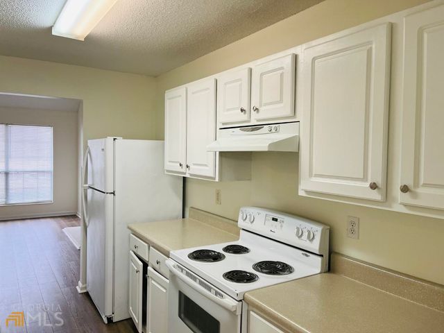 4037 Ravenwood Court, Union City, GA 30291