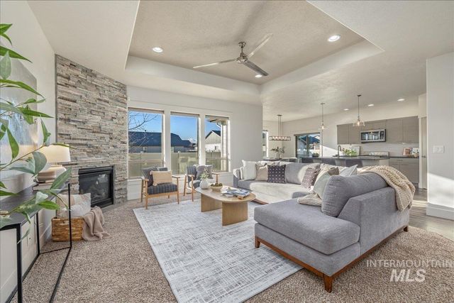 2415 W Sheridan Ave, Nampa, ID 83686