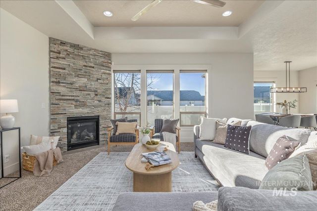 2415 W Sheridan Ave, Nampa, ID 83686