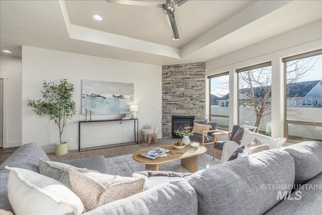 2415 W Sheridan Ave, Nampa, ID 83686