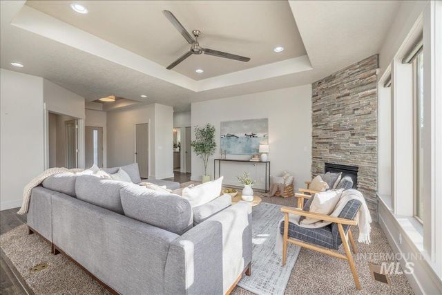 2415 W Sheridan Ave, Nampa, ID 83686