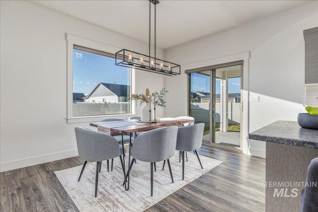 2415 W Sheridan Ave, Nampa, ID 83686