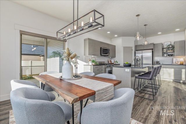 2415 W Sheridan Ave, Nampa, ID 83686