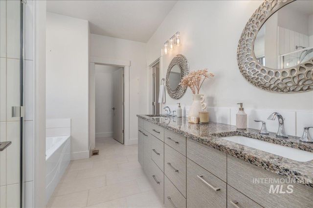 2415 W Sheridan Ave, Nampa, ID 83686